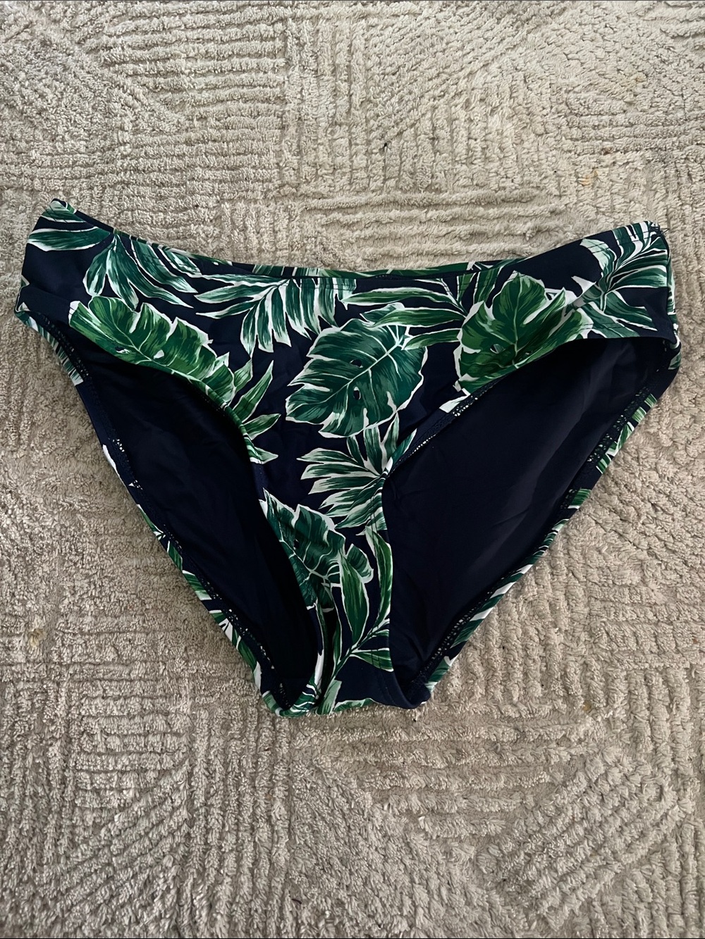 Women’s Nip Tuck Two Piece Green Leaves Tropical Swimsuit - Picture 5 of 7